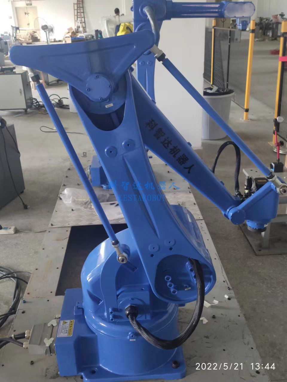 四軸關(guān)節(jié)機(jī)器人批量生產(chǎn)中(圖5) 四軸關(guān)節(jié)機(jī)器人批量生產(chǎn)中(圖5)